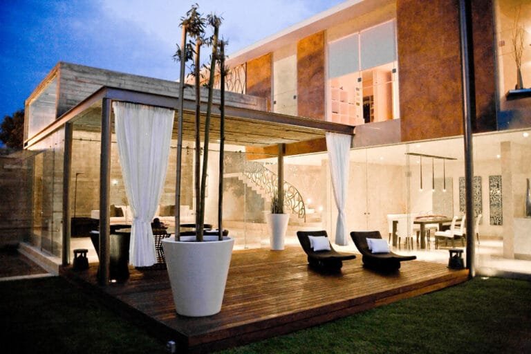 Designing the Perfect Deck for Your Backyard