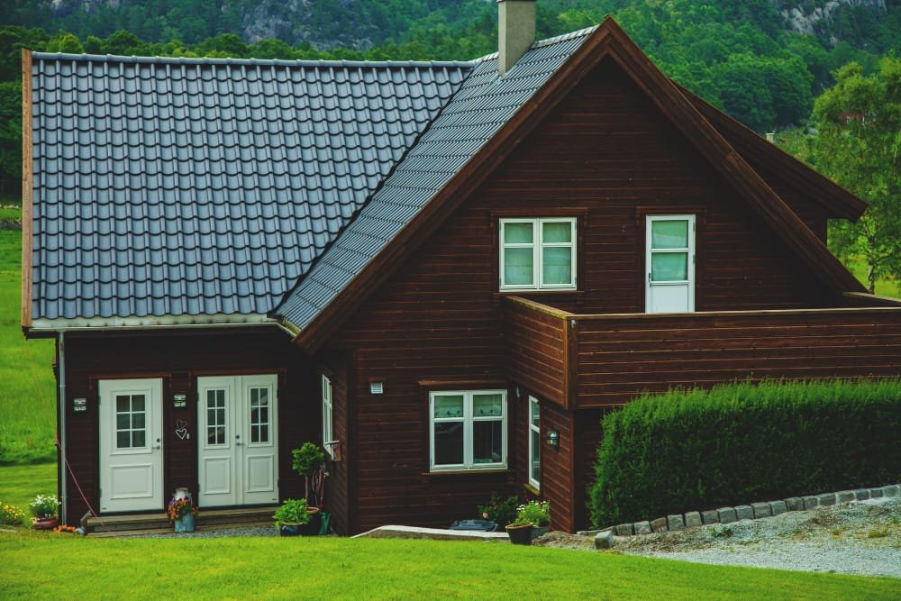 Signs It's Time for a Roof Replacement: A Data-Driven Guide